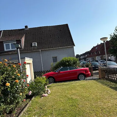 アパート Naehe Stadtpark, Renoviert, Businesswohnung, Monteurwohnung, Geschaeftsreisendewohnung, Garten, Balkon,parkplatz ザルツギッター
