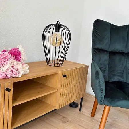 Naehe Stadtpark, Renoviert, Businesswohnung, Monteurwohnung, Geschaeftsreisendewohnung, Garten, Balkon,parkplatz