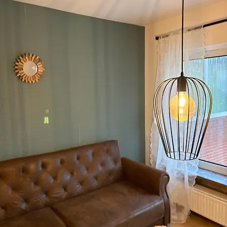 Naehe Stadtpark, Renoviert, Businesswohnung, Monteurwohnung, Geschaeftsreisendewohnung, Garten, Balkon,parkplatz * ザルツギッター