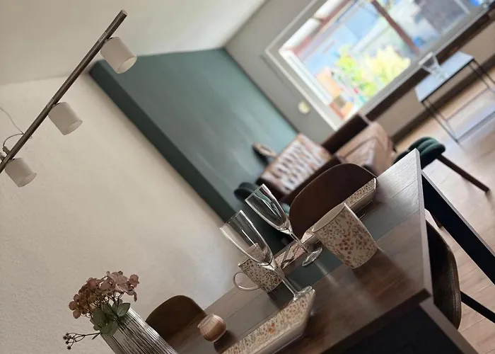 Naehe Stadtpark, Renoviert, Businesswohnung, Monteurwohnung, Geschaeftsreisendewohnung, Garten, Balkon,parkplatz 公寓