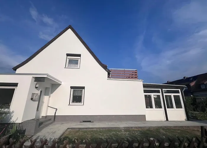 Naehe Stadtpark, Renoviert, Businesswohnung, Monteurwohnung, Geschaeftsreisendewohnung, Garten, Balkon,parkplatz
