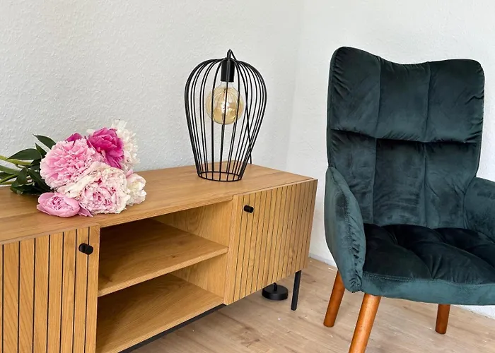 Naehe Stadtpark, Renoviert, Businesswohnung, Monteurwohnung, Geschaeftsreisendewohnung, Garten, Balkon,parkplatz