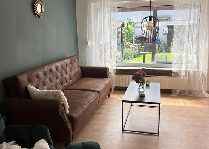 Naehe Stadtpark, Renoviert, Businesswohnung, Monteurwohnung, Geschaeftsreisendewohnung, Garten, Balkon,parkplatz